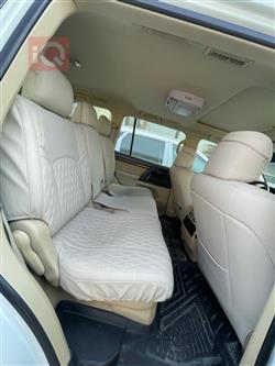 تۆیۆتا لاند کروزەر